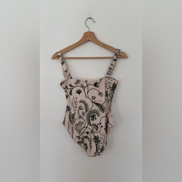 AGUA BY AGUA BENDITA Limon Habitat Ruffled One-Piece Swimsuit - Picture 6 of 10